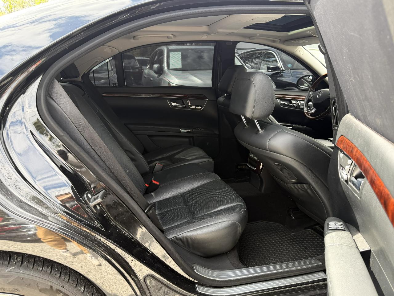 Mercedes-Benz S-Class S550 2007