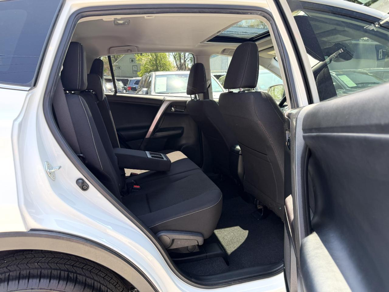 Toyota RAV4 XLE AWD 2018