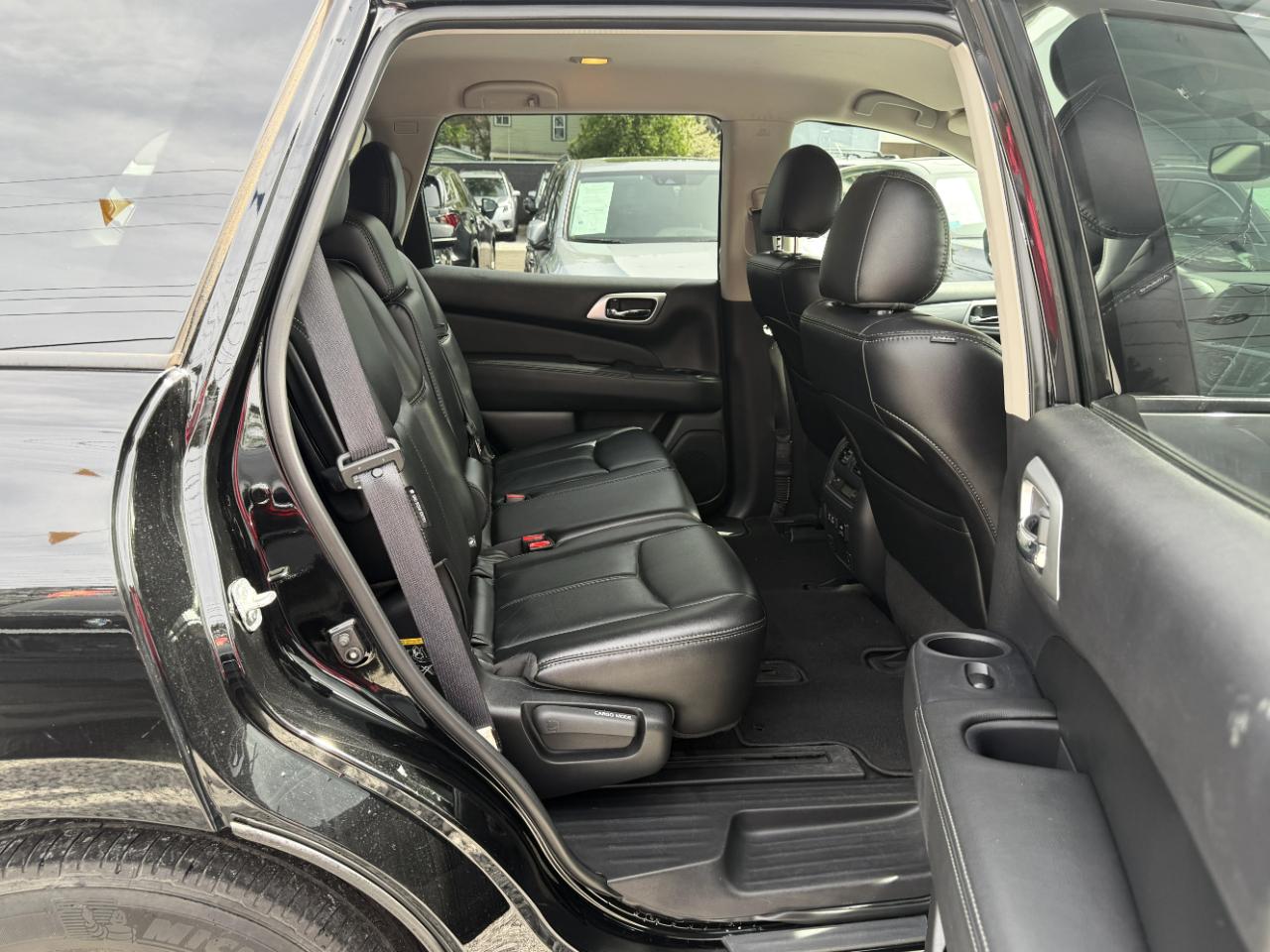 Nissan Pathfinder SL 4WD 2019