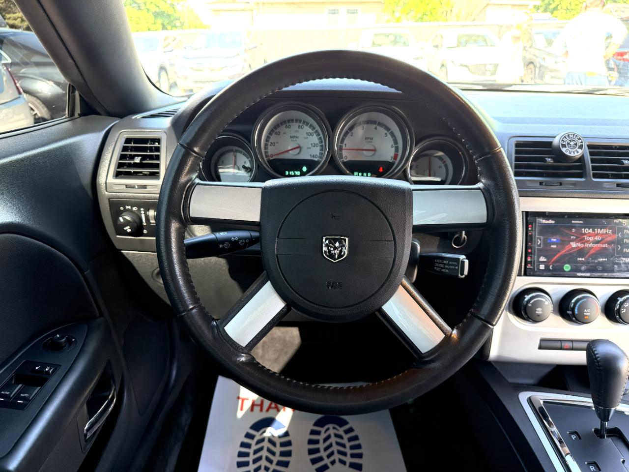 Dodge Challenger SE 2010