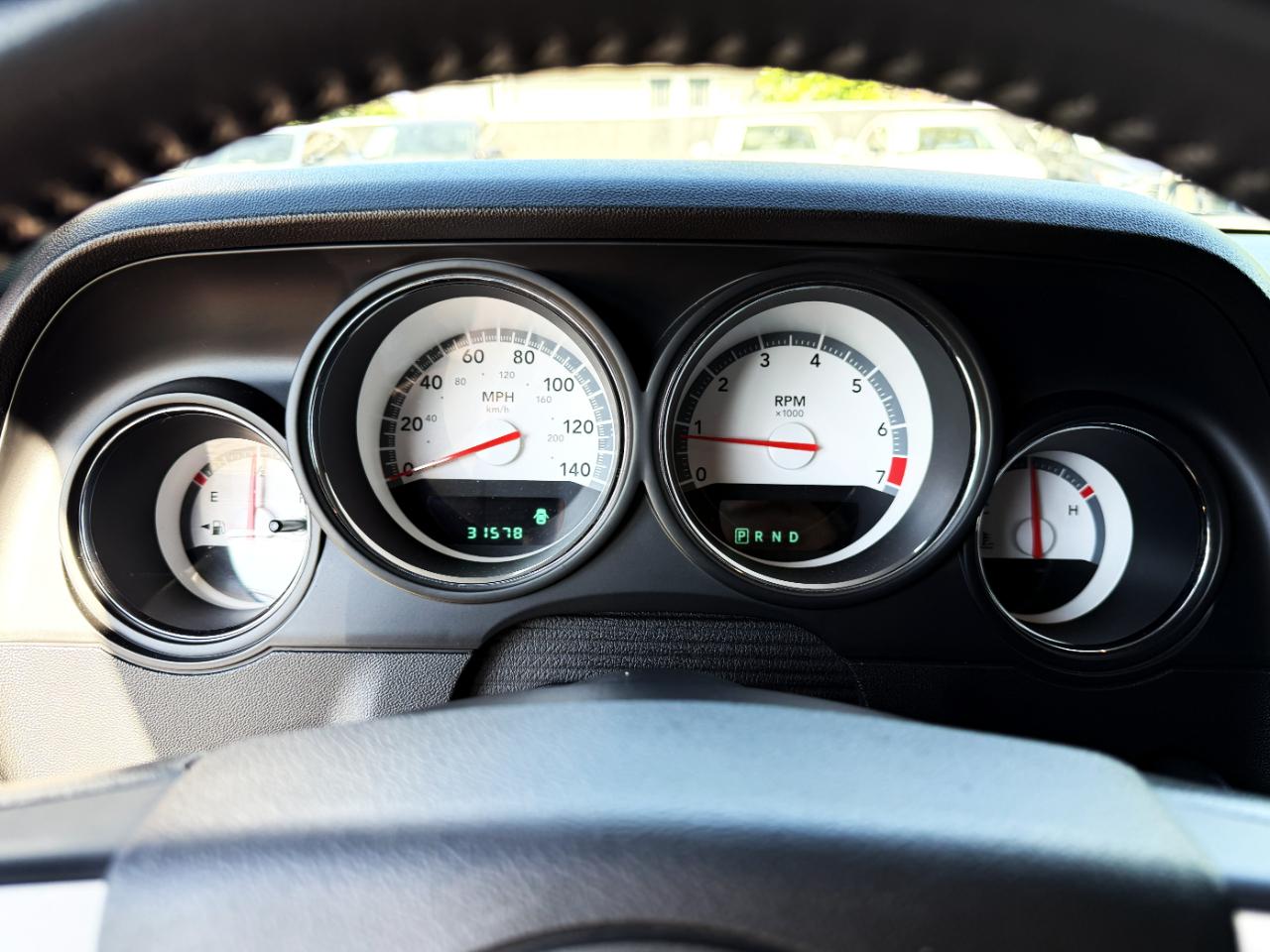 Dodge Challenger SE 2010