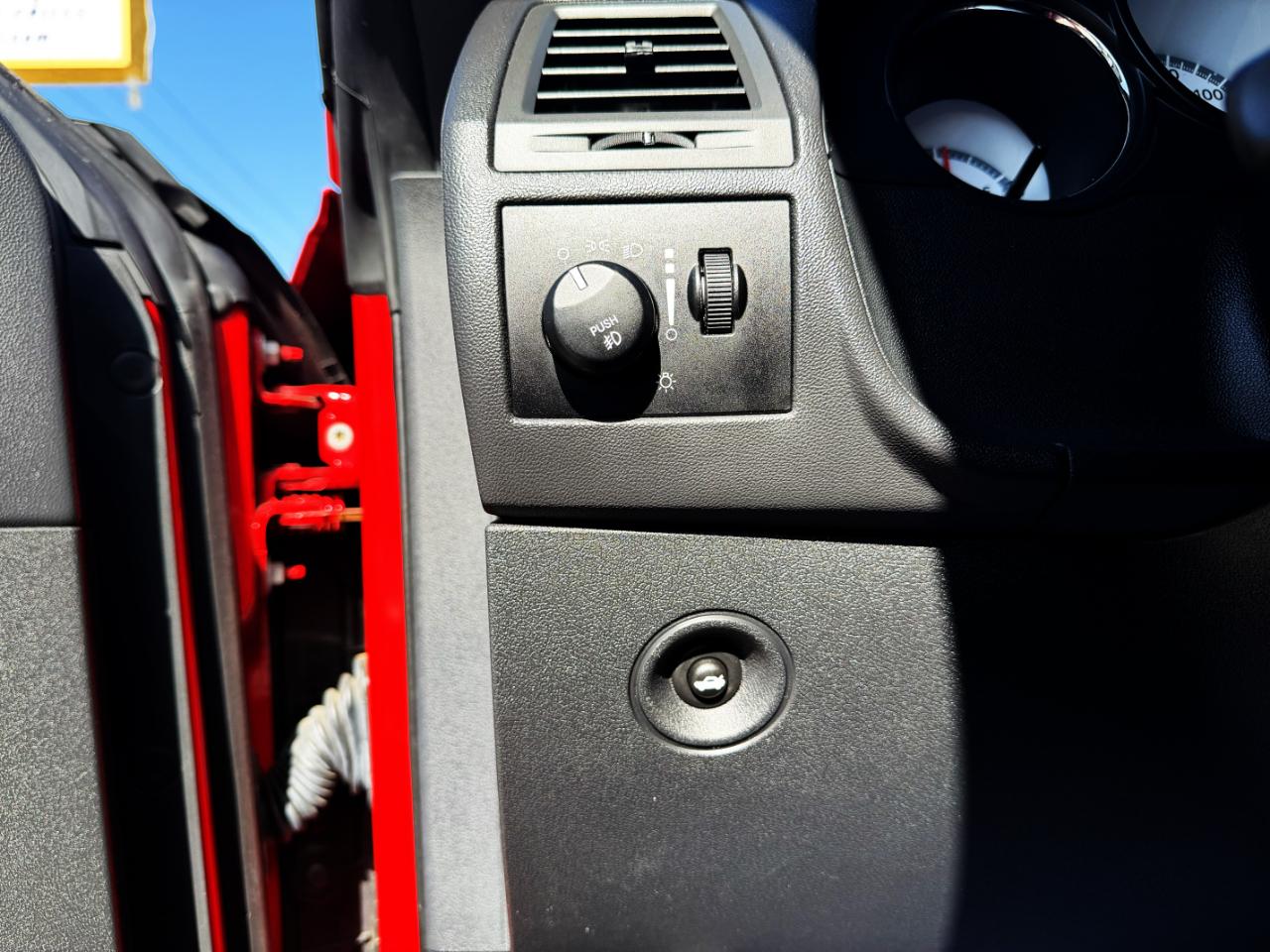 Dodge Challenger SE 2010