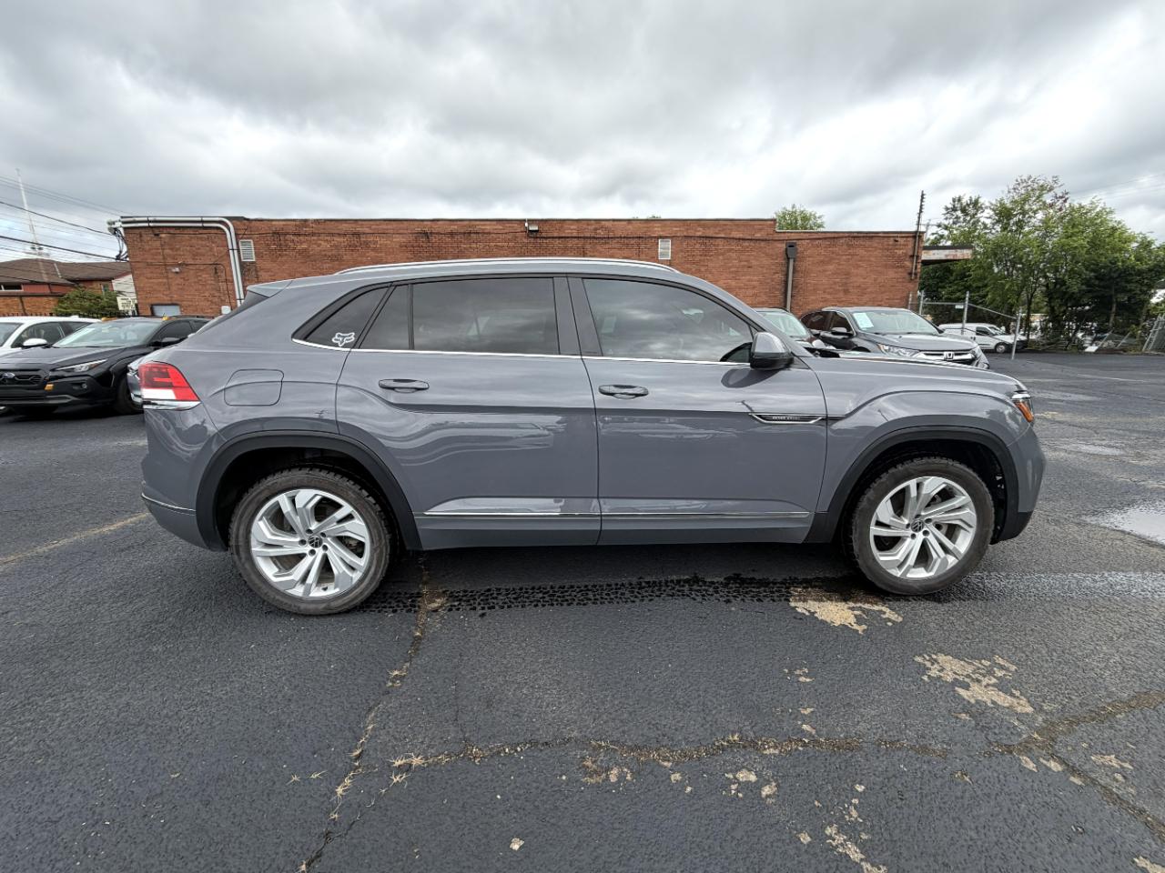 Volkswagen Atlas Cross Sport V6 SE w/Technology R-Line 4MOTION 2021