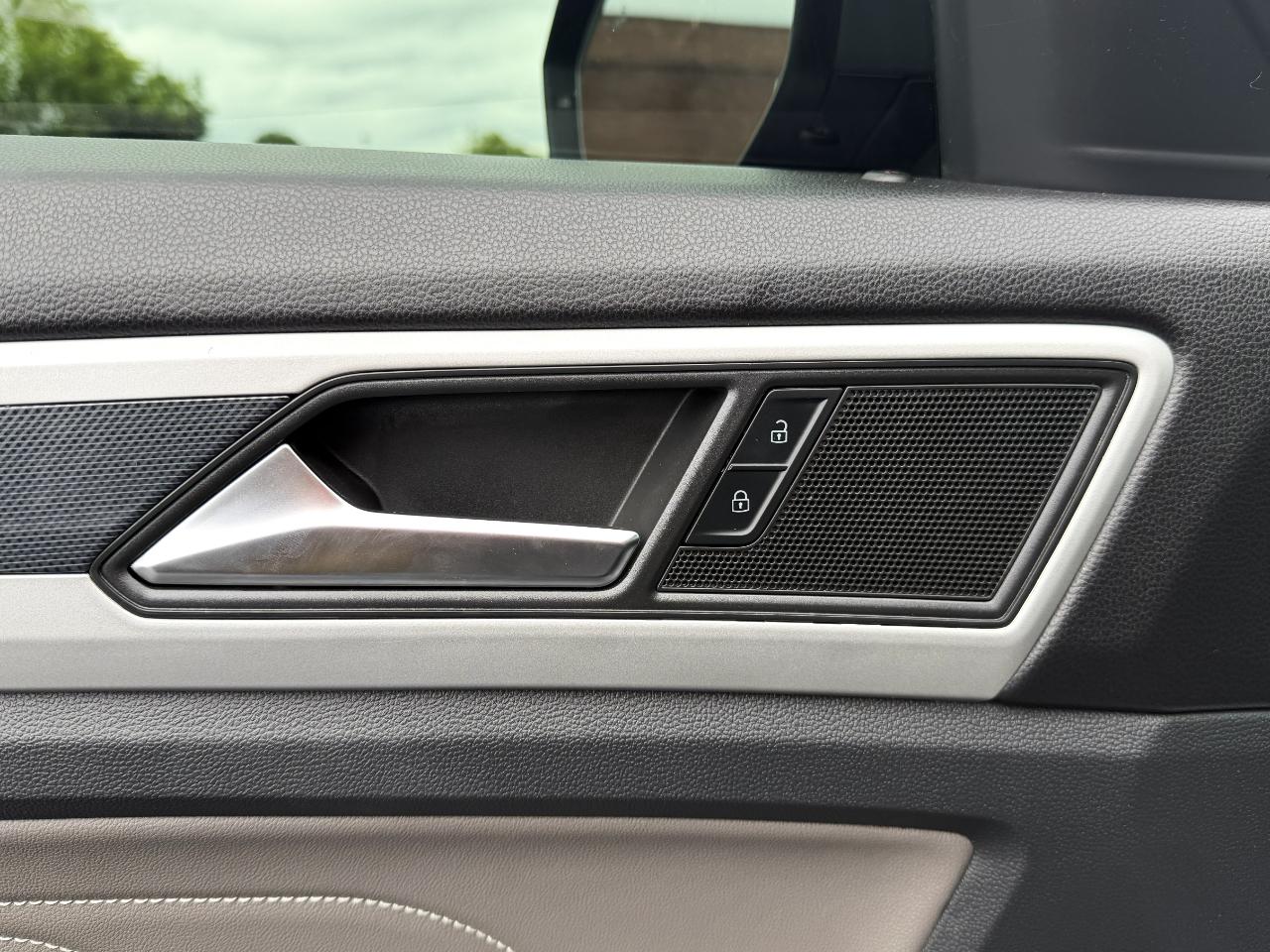 Volkswagen Atlas Cross Sport V6 SE w/Technology R-Line 4MOTION 2021