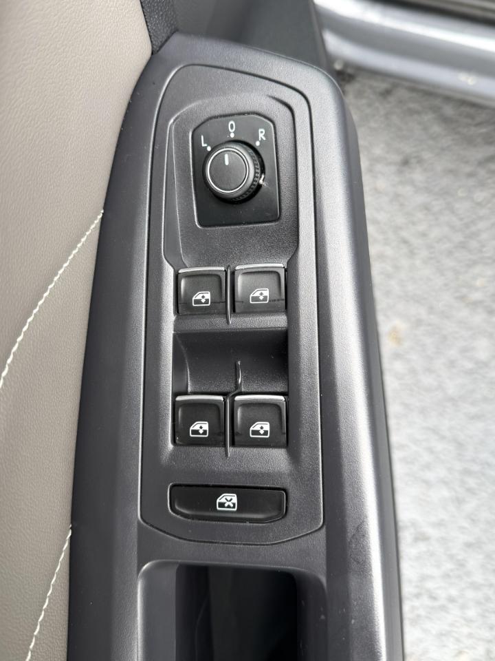 Volkswagen Atlas Cross Sport V6 SE w/Technology R-Line 4MOTION 2021