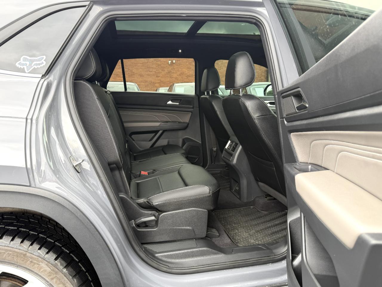 Volkswagen Atlas Cross Sport V6 SE w/Technology R-Line 4MOTION 2021
