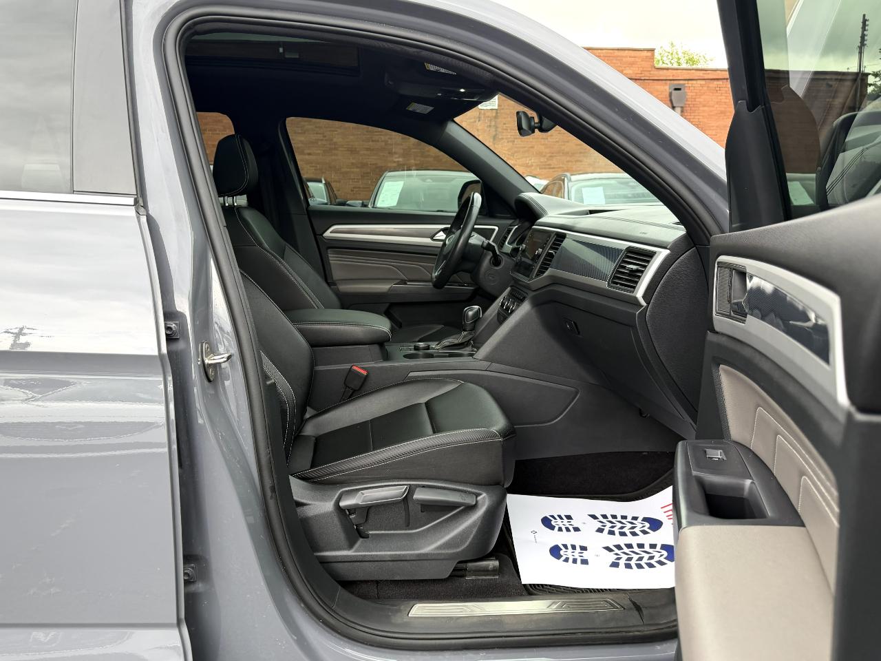 Volkswagen Atlas Cross Sport V6 SE w/Technology R-Line 4MOTION 2021