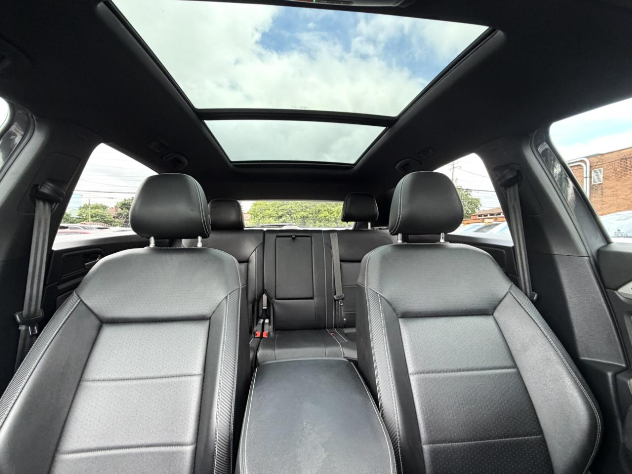 Volkswagen Atlas Cross Sport V6 SE w/Technology R-Line 4MOTION 2021
