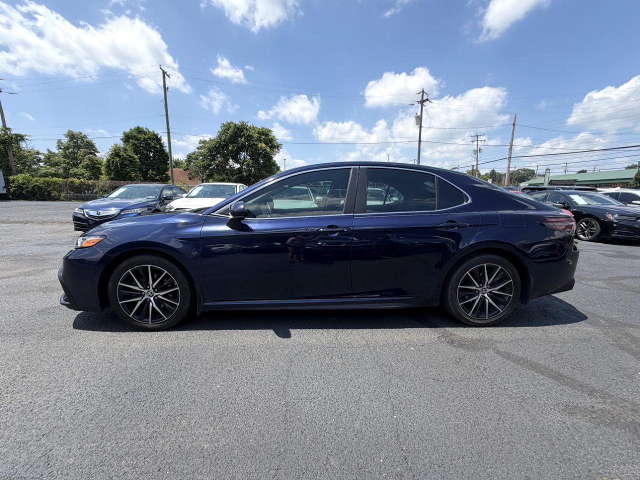 Toyota Camry SE 2021