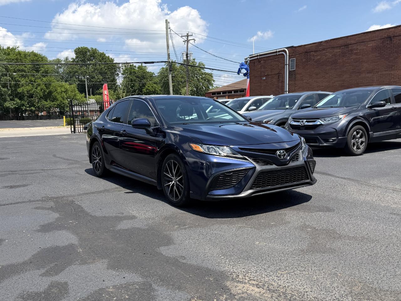 Toyota Camry SE 2021