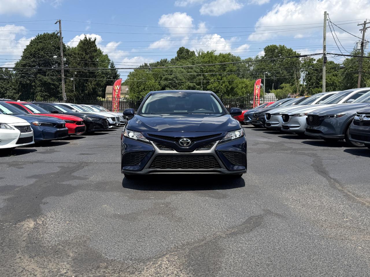 Toyota Camry SE 2021