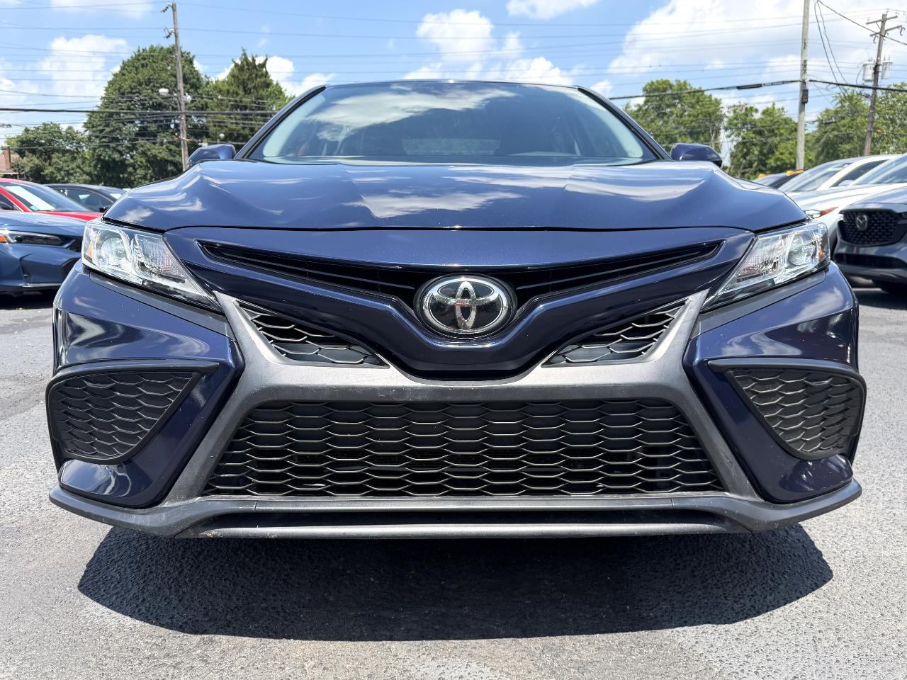 Toyota Camry SE 2021