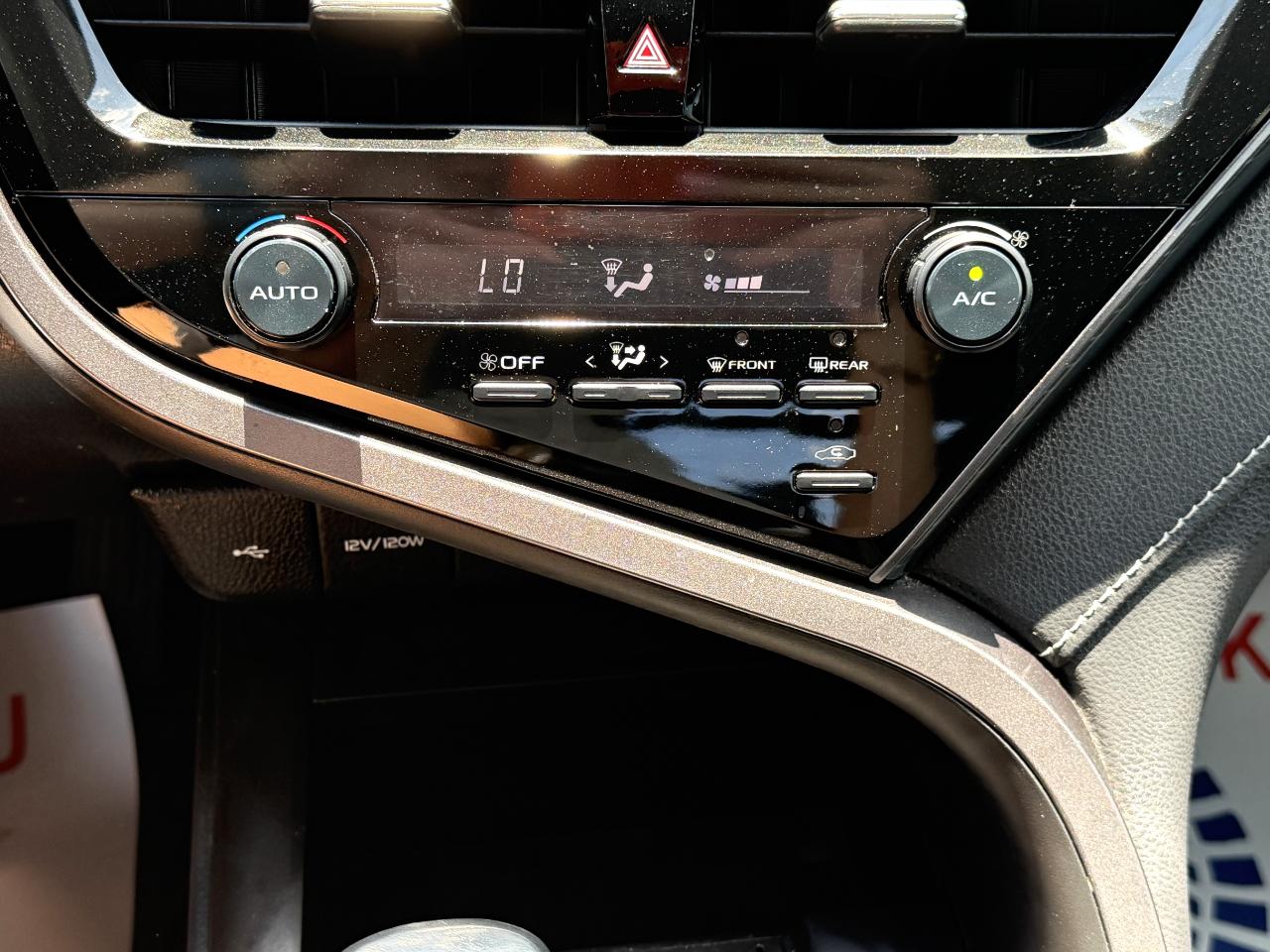 Toyota Camry SE 2021