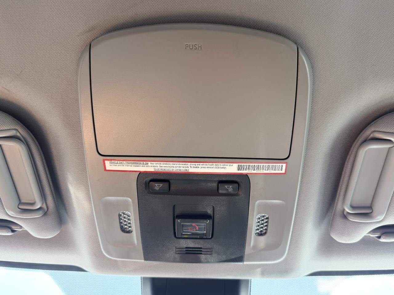 Toyota Camry SE 2021