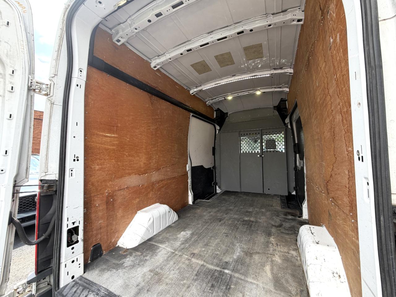 Ford Transit 250 Van High Roof w/Dual Sliding 148-in. WB 2017