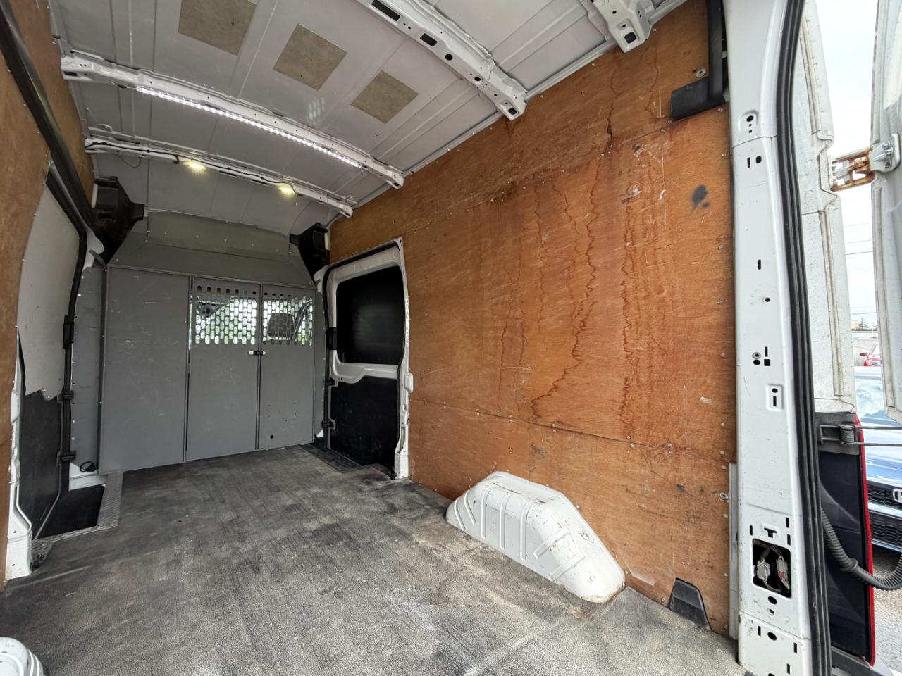 Ford Transit 250 Van High Roof w/Dual Sliding 148-in. WB 2017