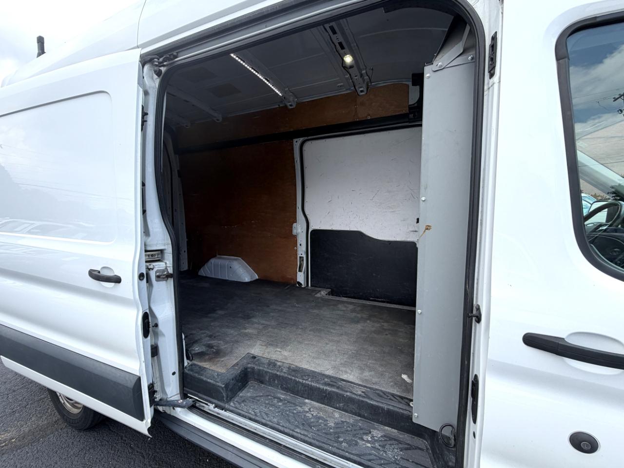 Ford Transit 250 Van High Roof w/Dual Sliding 148-in. WB 2017