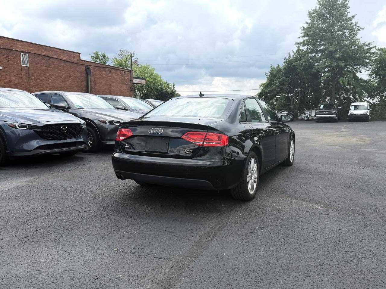 Audi A4 2.0T Premium quattro Sedan 2010