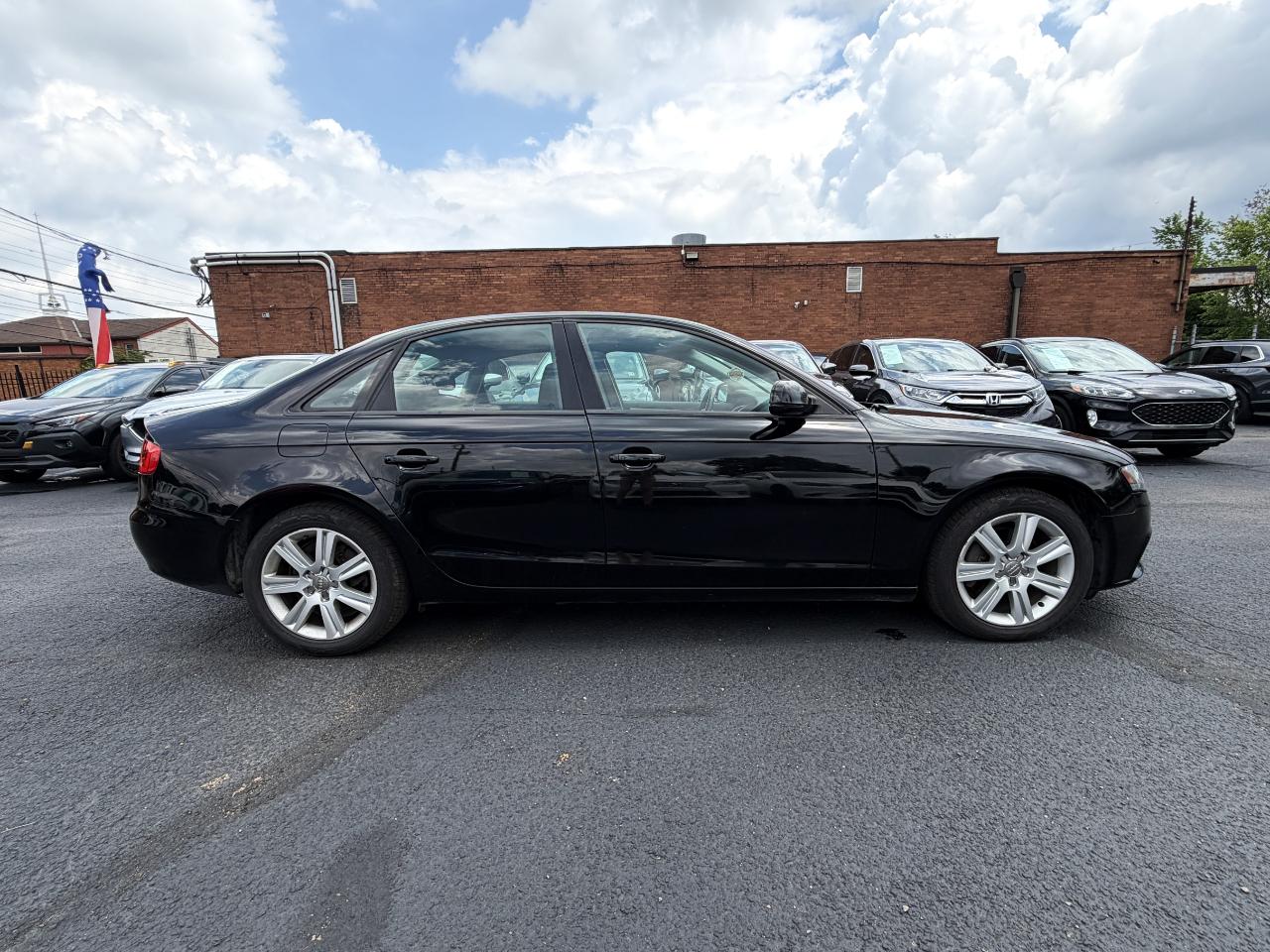 Audi A4 2.0T Premium quattro Sedan 2010