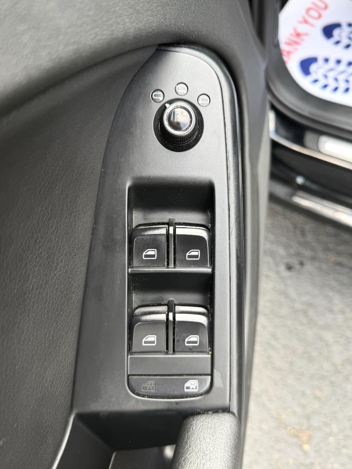 Audi A4 2.0T Premium quattro Sedan 2010