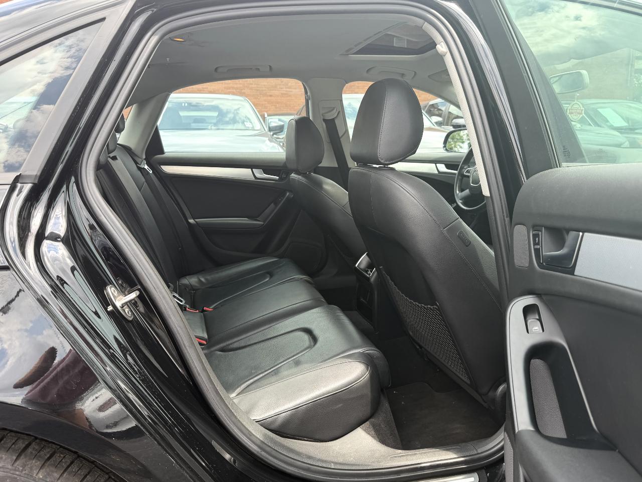 Audi A4 2.0T Premium quattro Sedan 2010