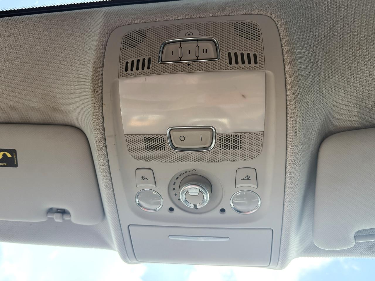 Audi A4 2.0T Premium quattro Sedan 2010