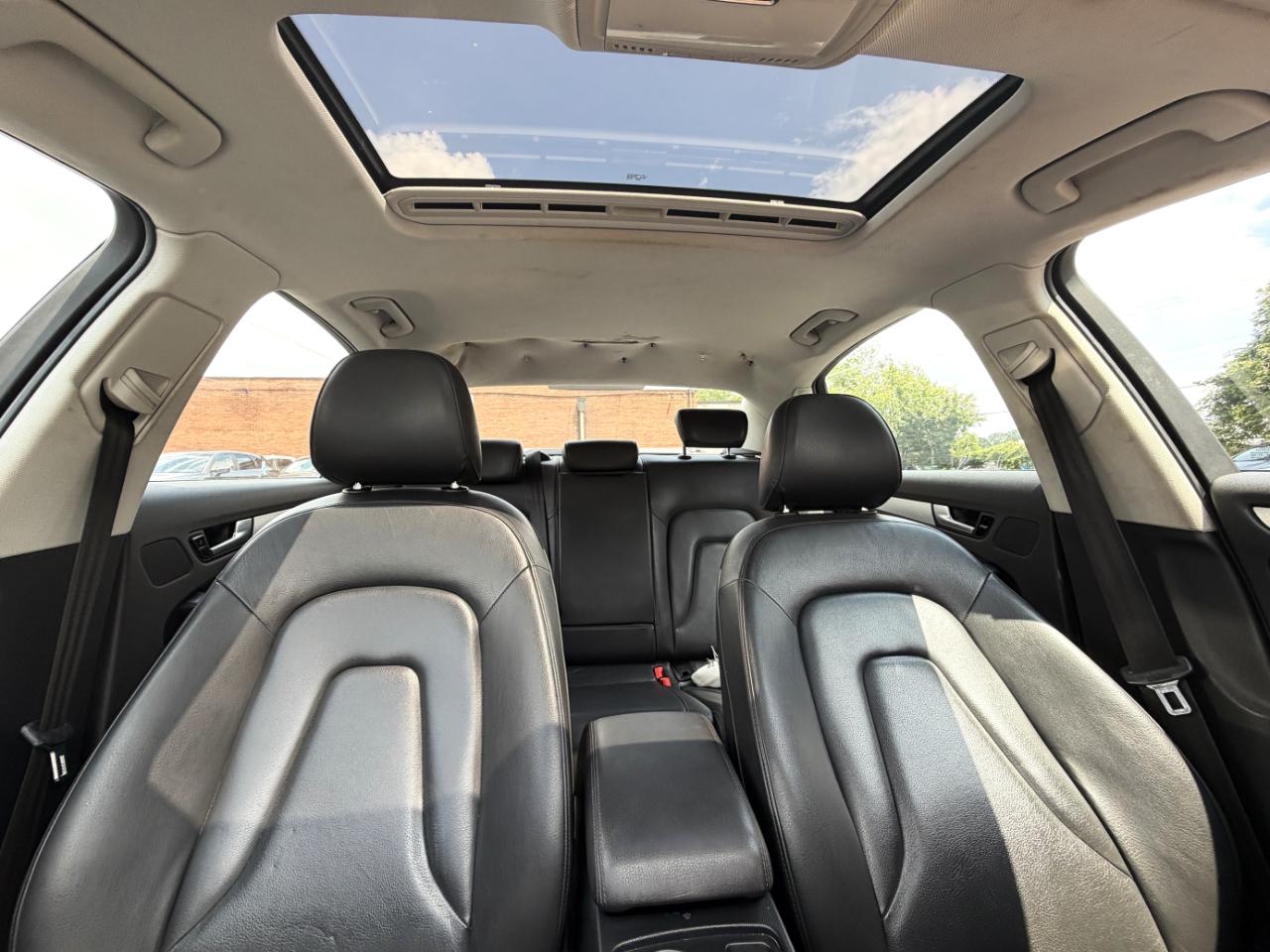 Audi A4 2.0T Premium quattro Sedan 2010