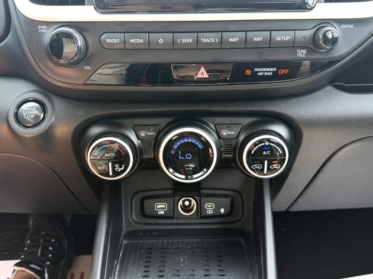Hyundai Venue Limited IVT 2023