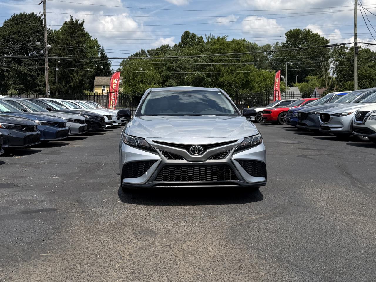 Toyota Camry SE 2021