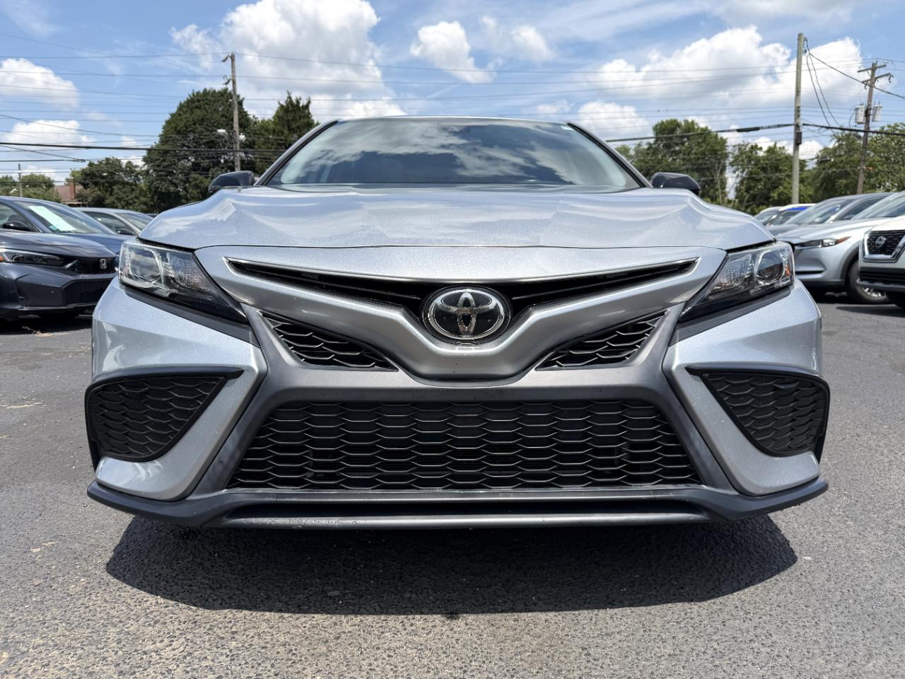 Toyota Camry SE 2021