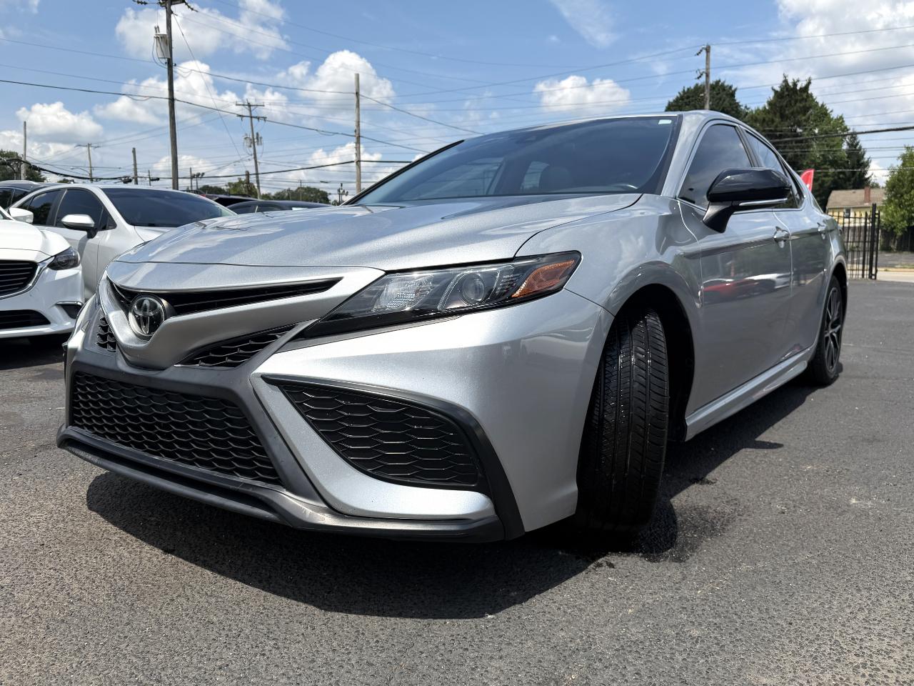 Toyota Camry SE 2021