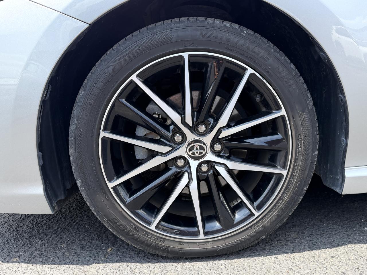 Toyota Camry SE 2021