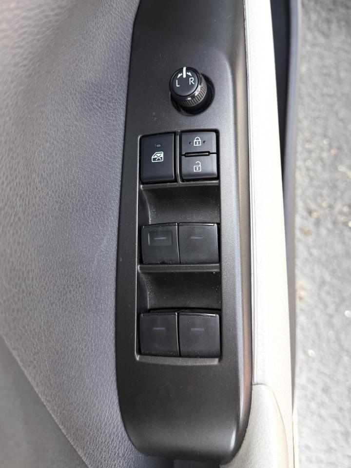 Toyota Camry SE 2021