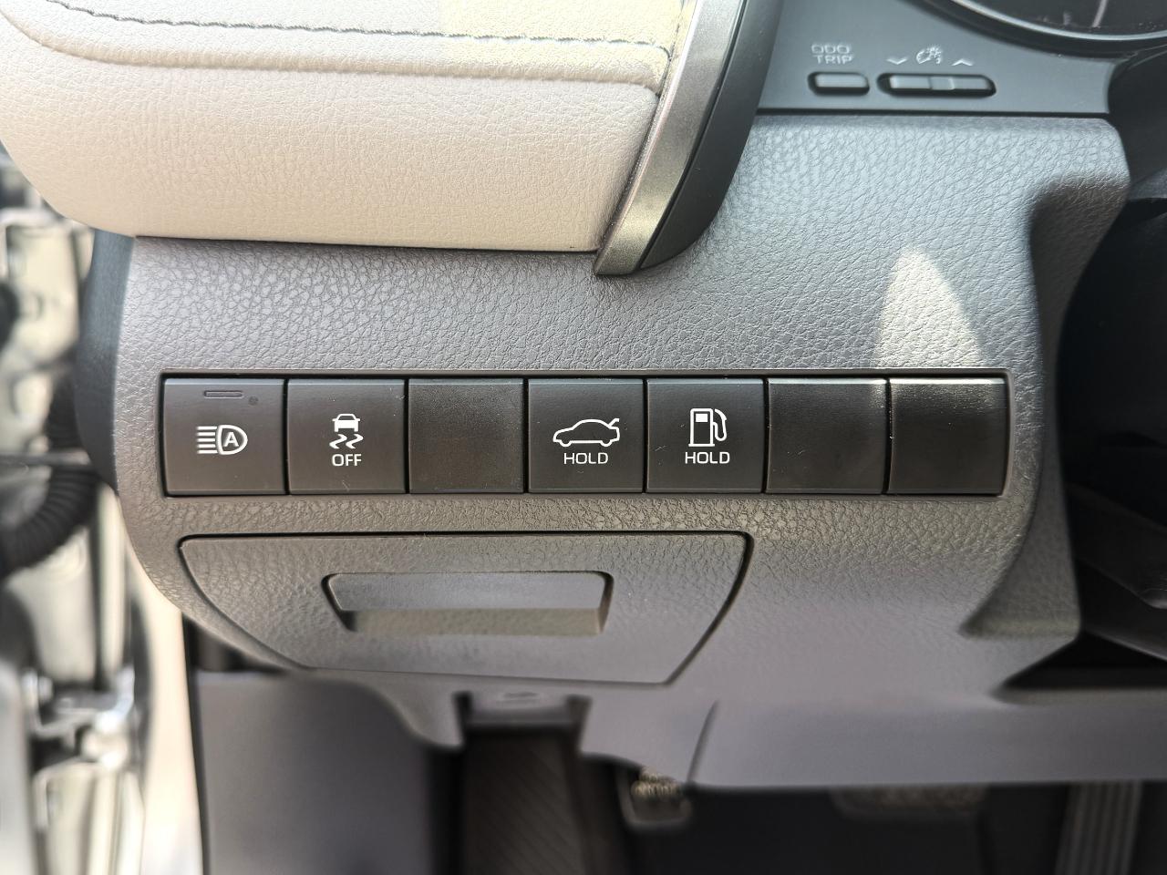 Toyota Camry SE 2021