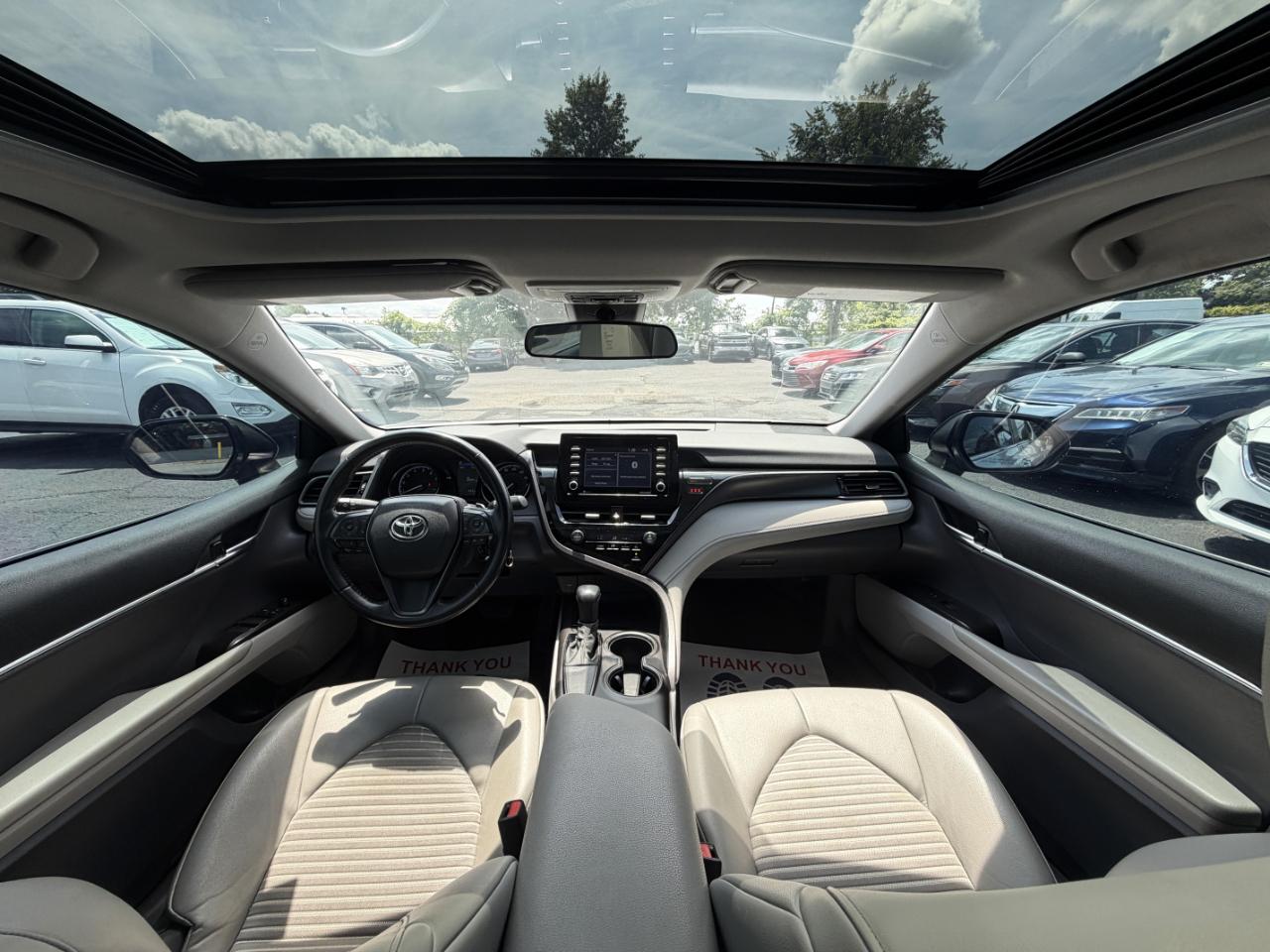 Toyota Camry SE 2021