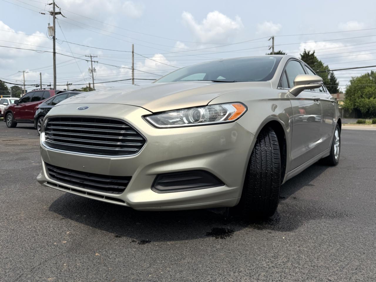 Ford Fusion SE 2015