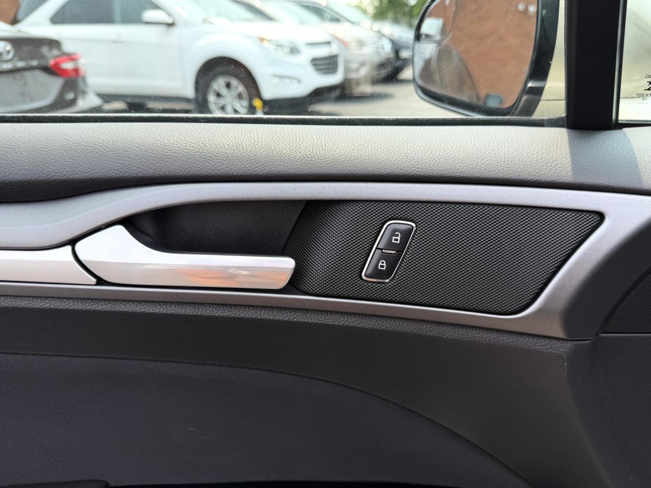Ford Fusion SE 2015