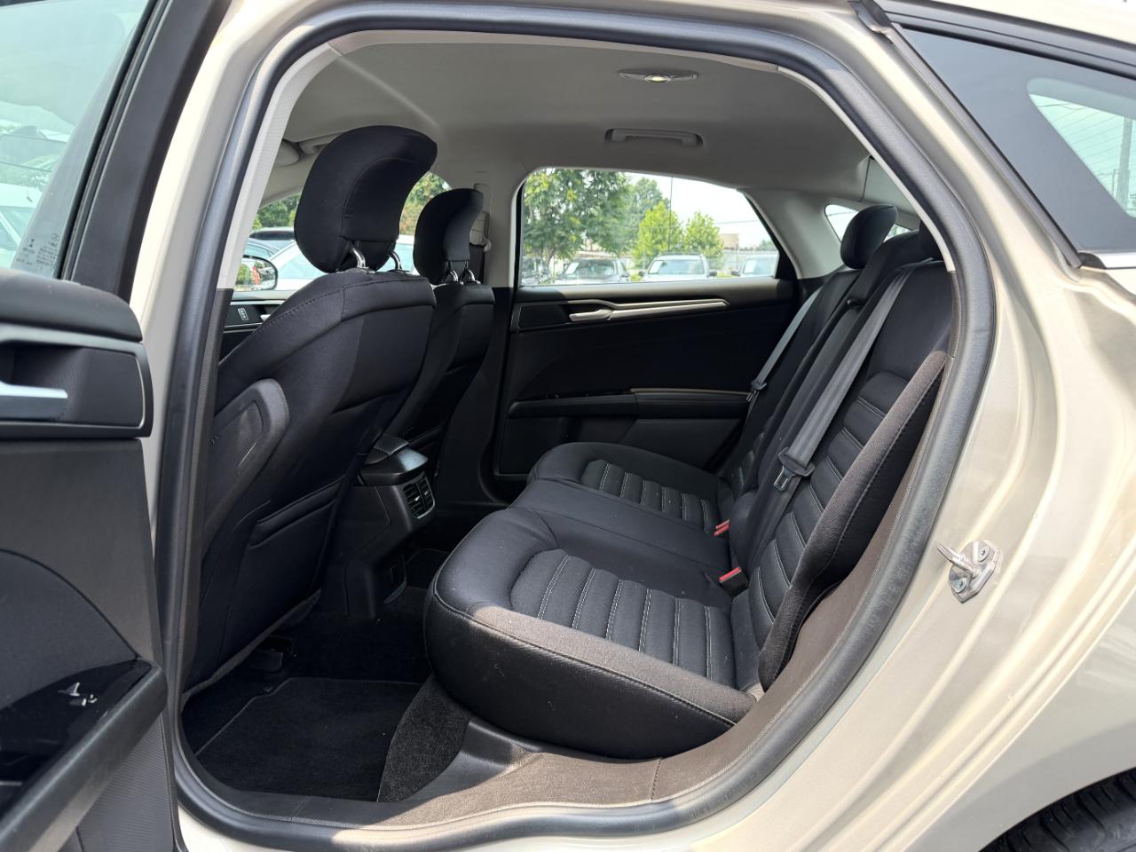 Ford Fusion SE 2015