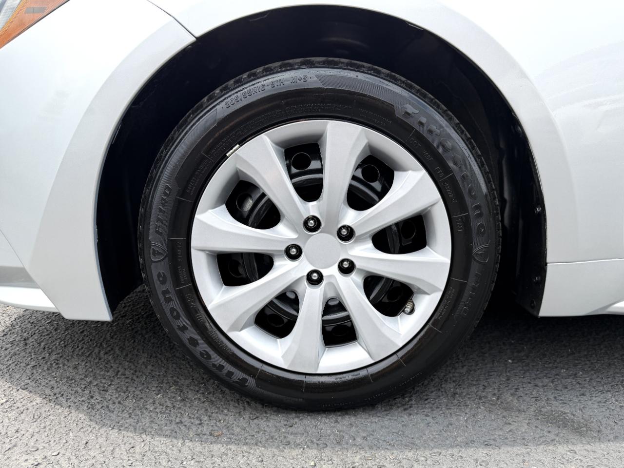 Toyota Corolla LE 2022