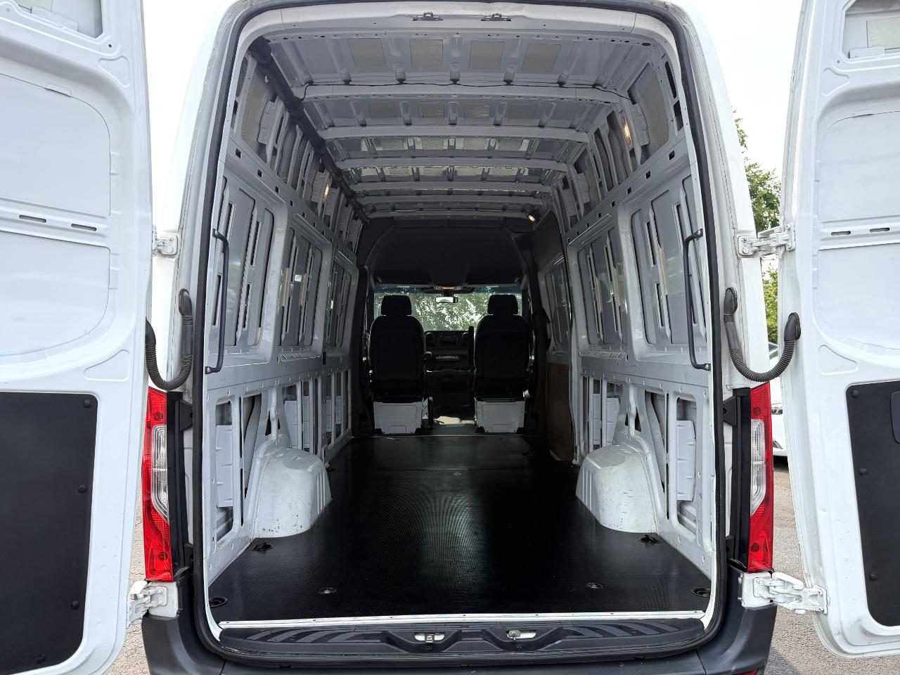 Mercedes-Benz Sprinter 2500 170-in. WB 2021
