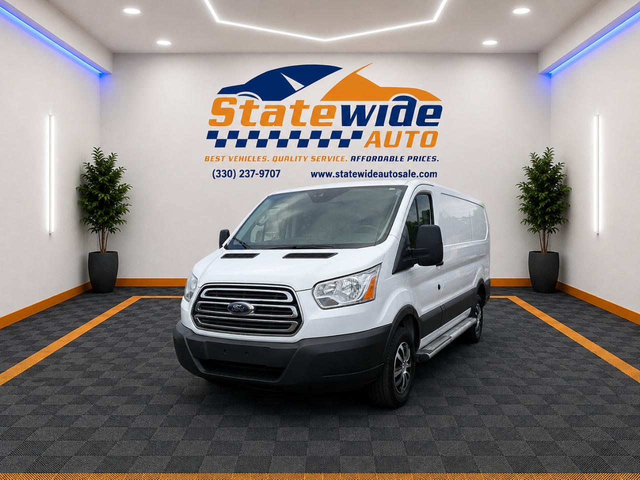 Ford Transit 250 Van Low Roof 60/40 Pass.130-in. WB 2018