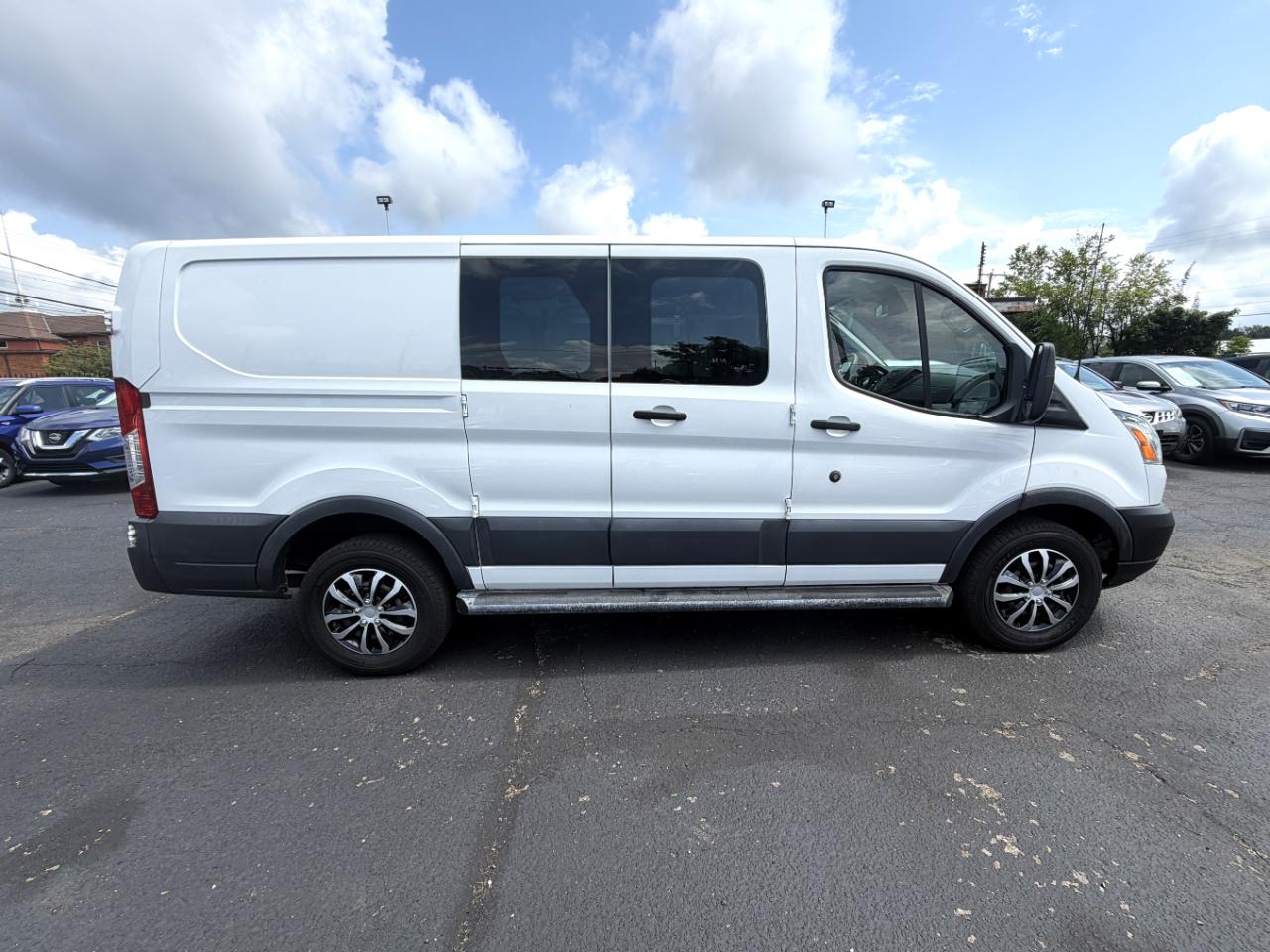 Ford Transit 250 Van Low Roof 60/40 Pass.130-in. WB 2018