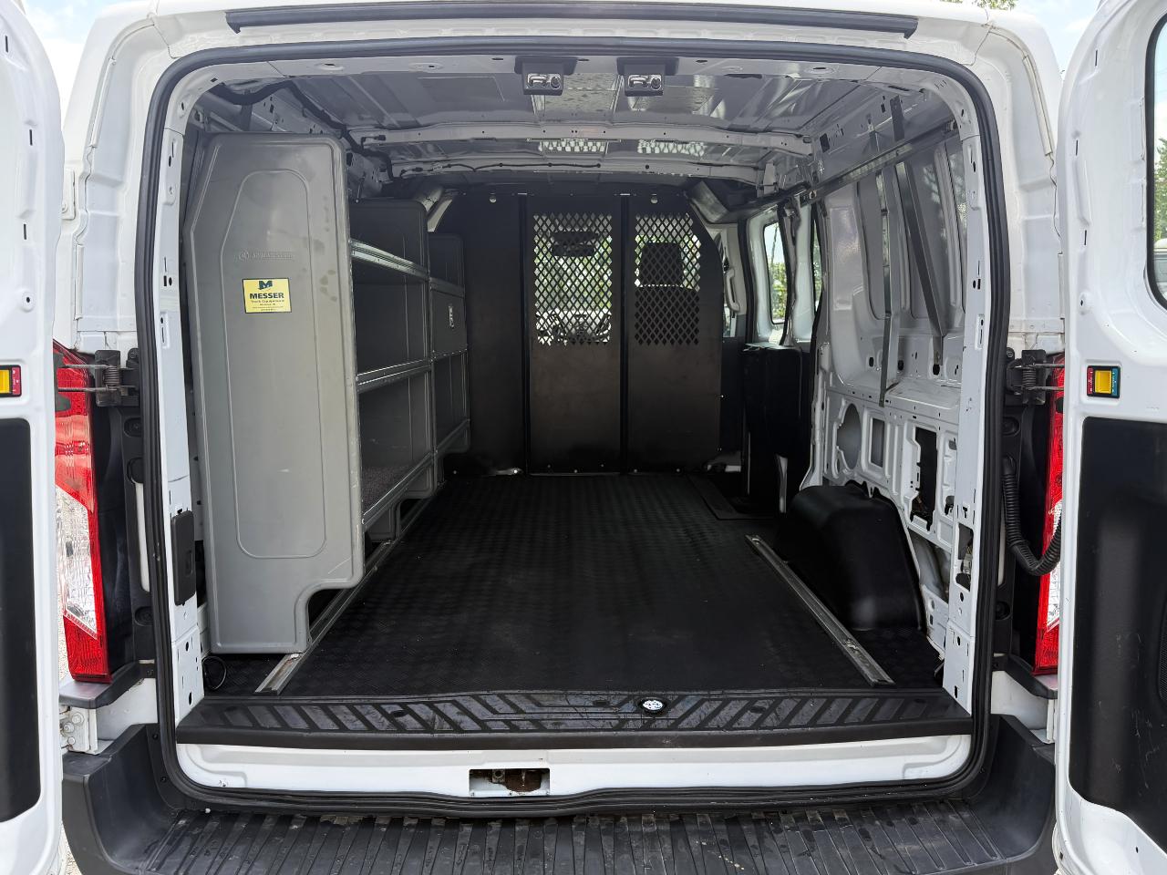 Ford Transit 250 Van Low Roof 60/40 Pass.130-in. WB 2018