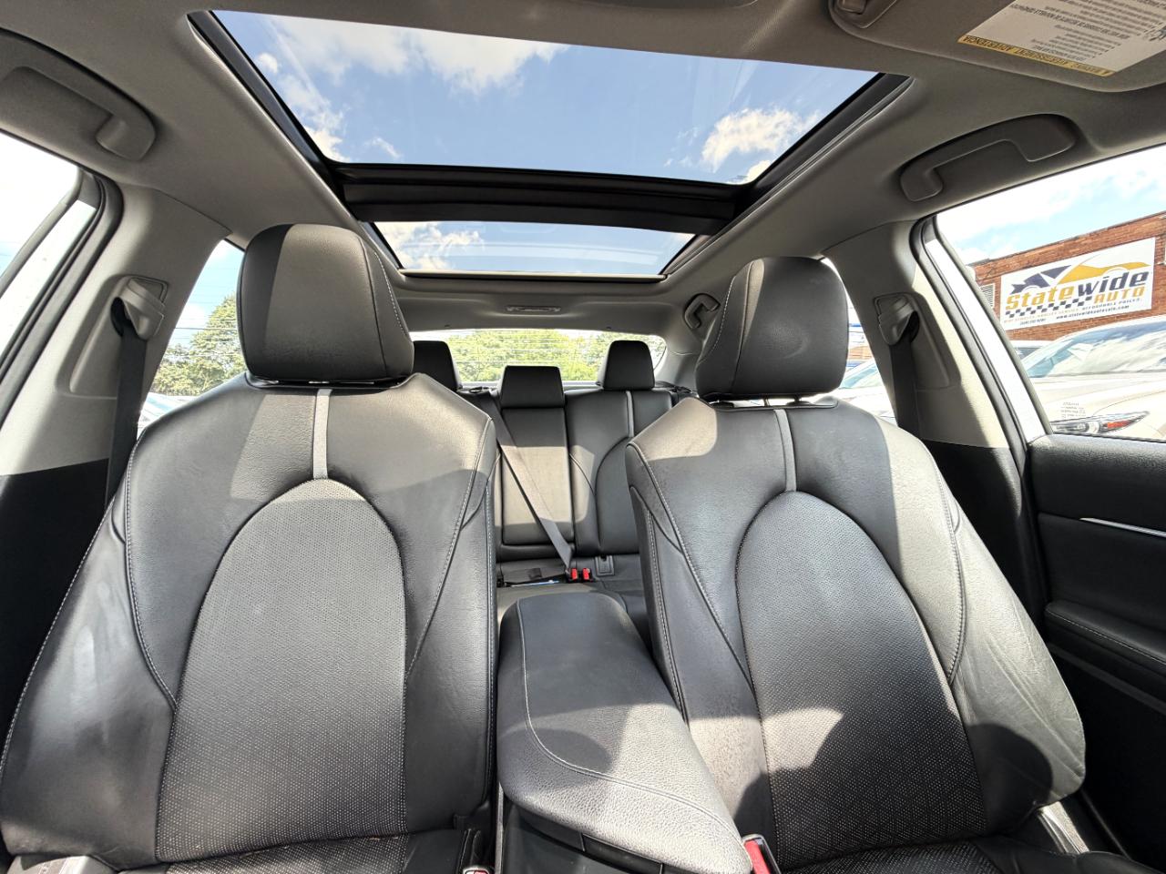 Toyota Camry XSE V6 2019