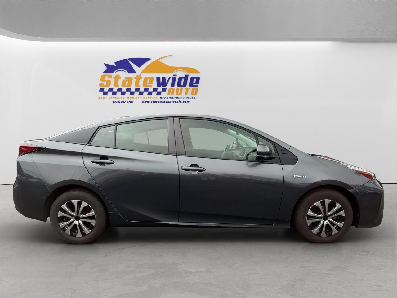 Toyota Prius L Eco 2020