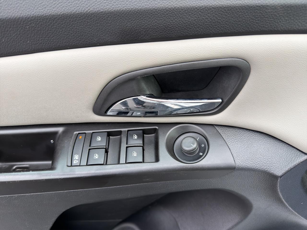 Chevrolet Cruze LS Auto 2014