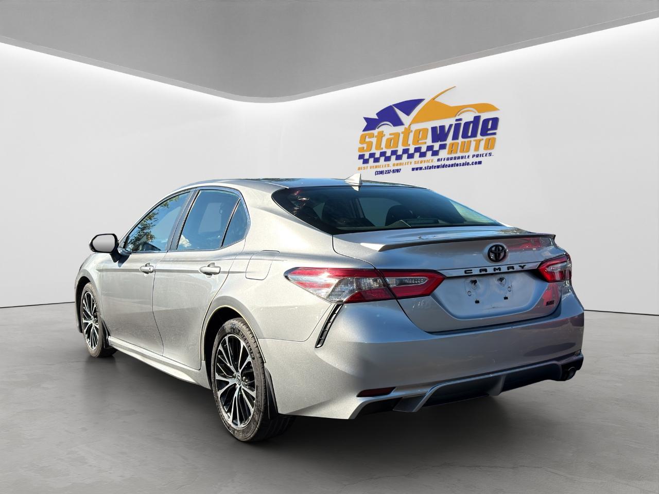 Toyota Camry SE 2019