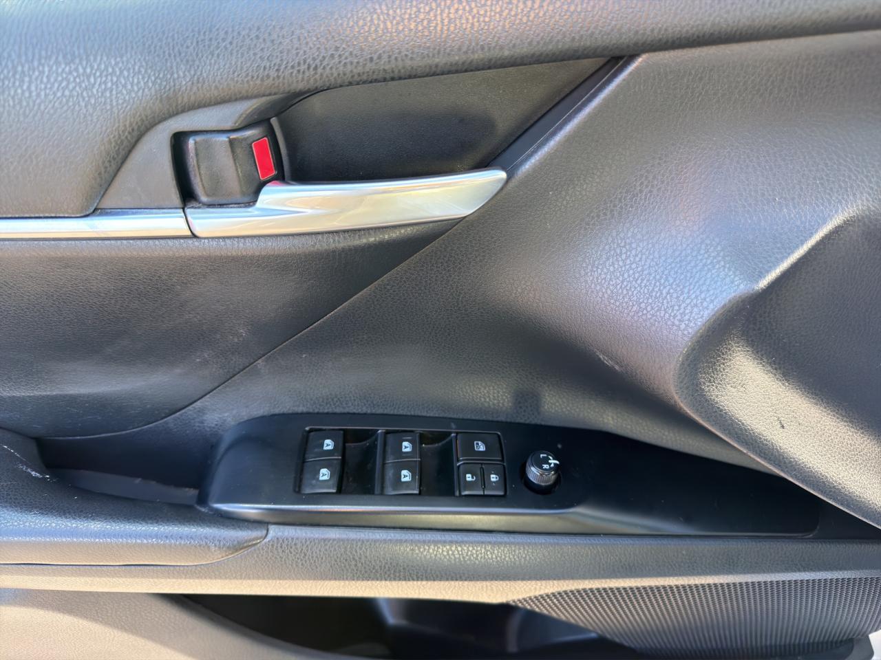 Toyota Camry SE 2019