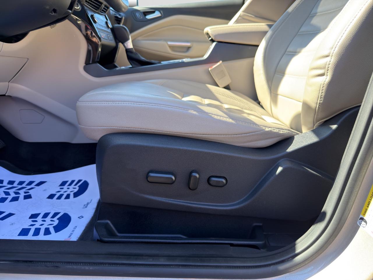 Ford Escape Titanium 4WD 2017