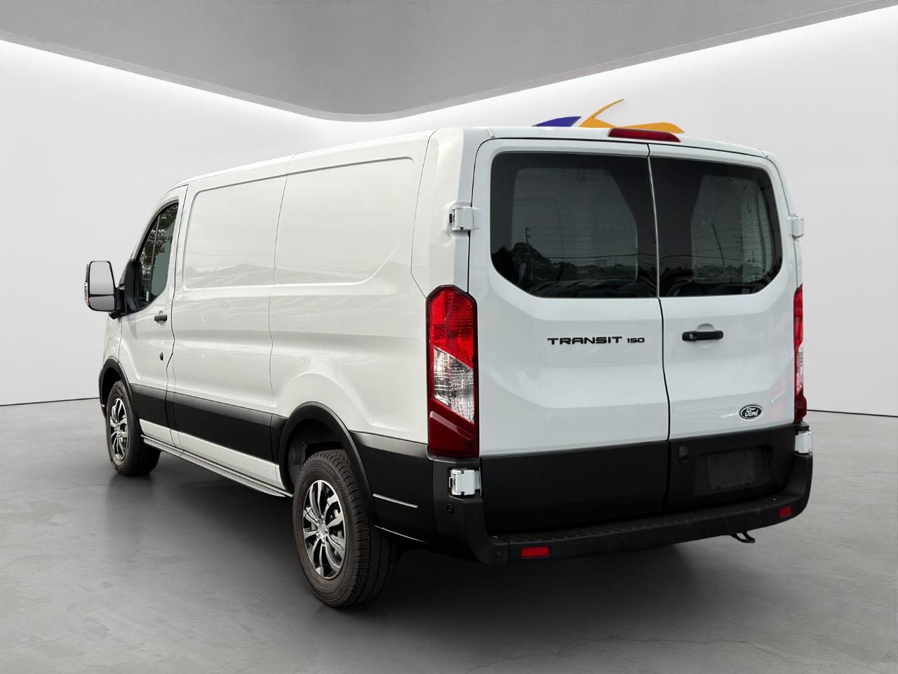 Ford Transit 150 Van Low Roof w/Sliding Pass. 130-in. WB 2026